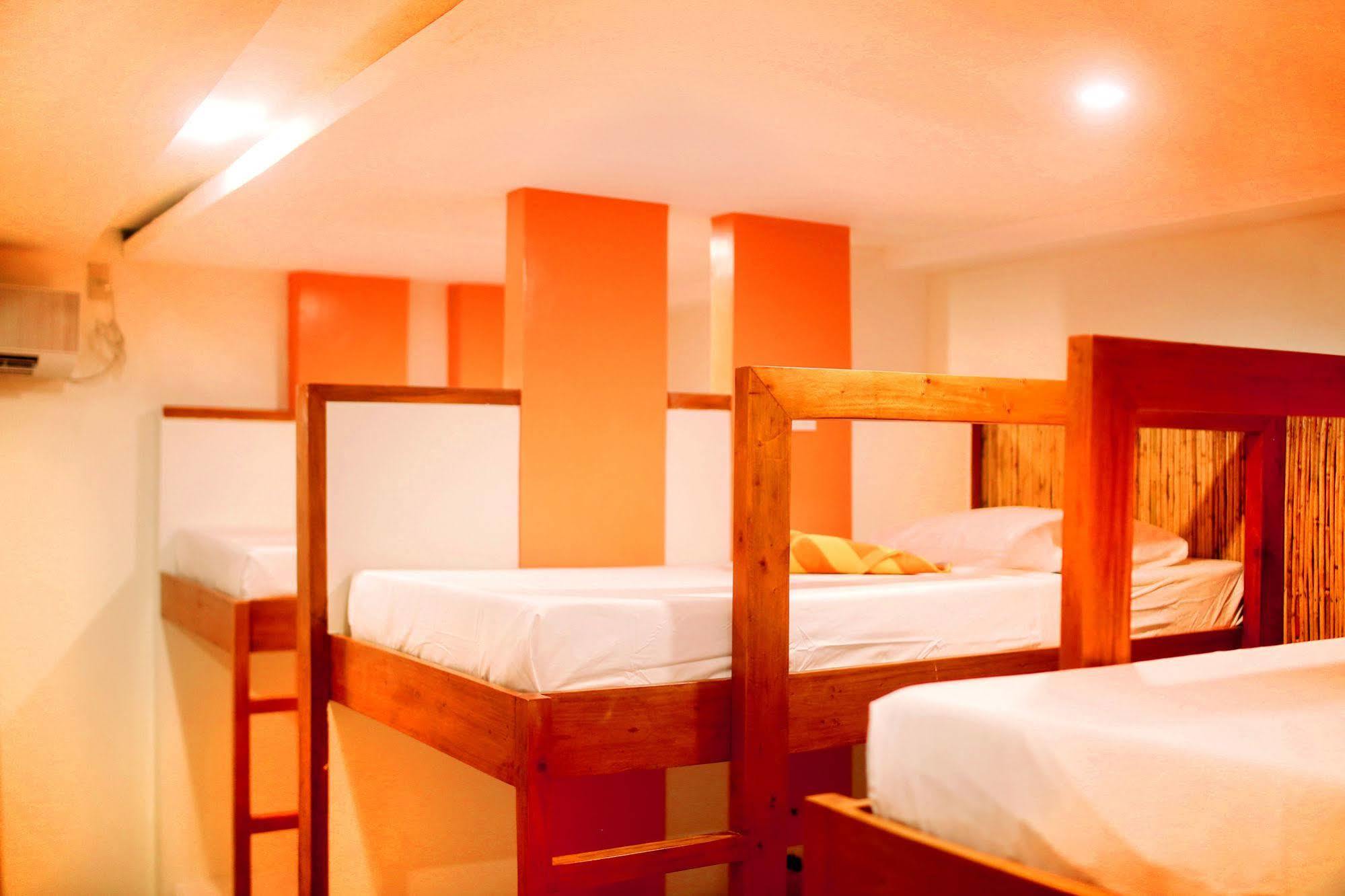 Hostel Avenue Beachfront Balabag  Экстерьер фото