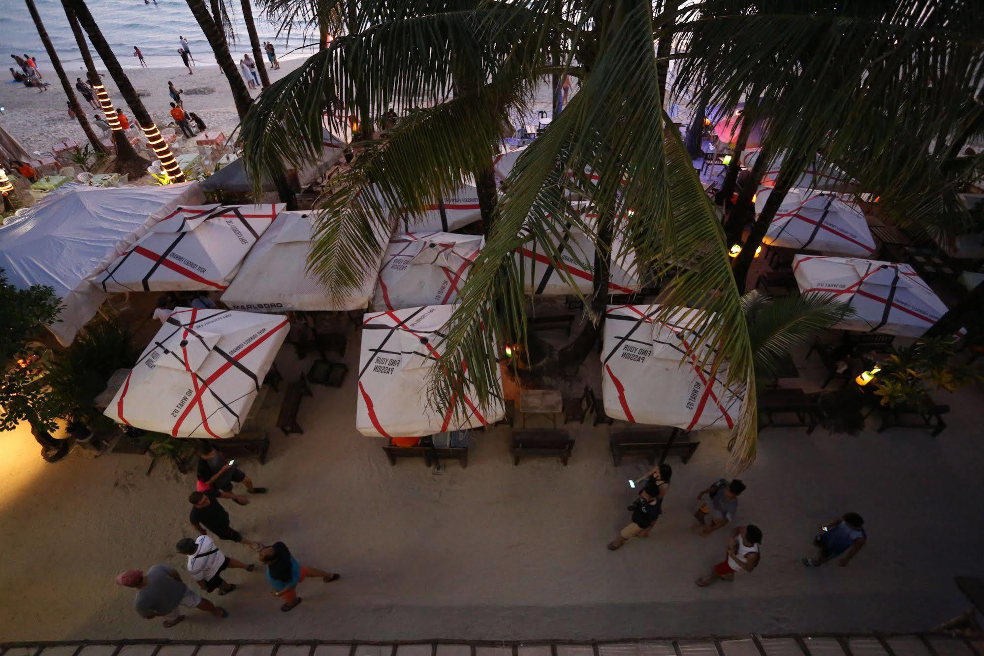 Hostel Avenue Beachfront Balabag  Экстерьер фото