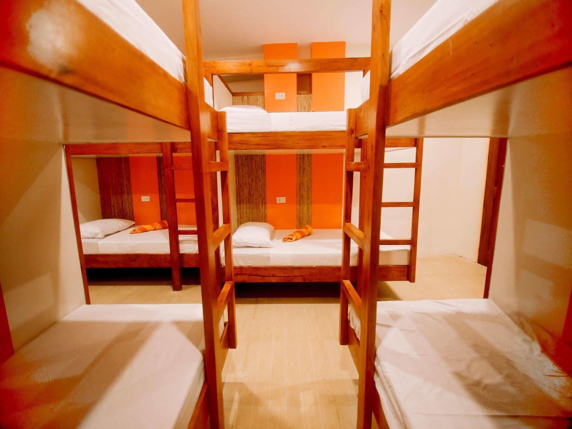 Hostel Avenue Beachfront Balabag  Экстерьер фото